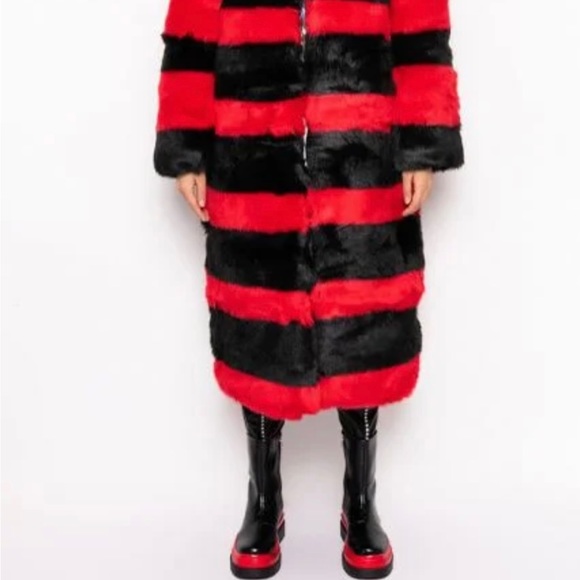 Red and Black Fur Trench Coat - Picture 4 of 10